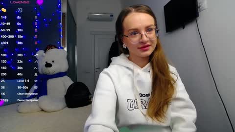 Snapshot of kate_jonson chatting on 01-21-25, 08:08 .Be kind and gentle with me and I will do my best for you. online show from 01-21-25, 08:08