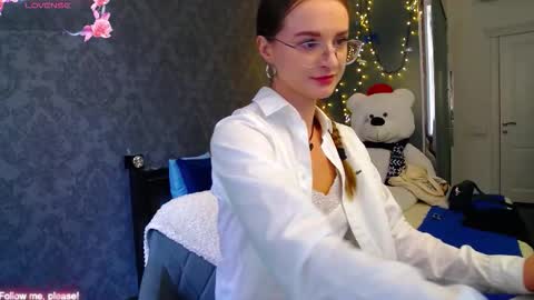 Snapshot of kate_jonson chatting on 09-15-25, 10:26 .Be kind and gentle with me and I will do my best for you. online show from 09-15-25, 10:26