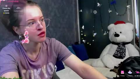 Snapshot of kate_jonson chatting on 10-18-25, 06:48 .Be kind and gentle with me and I will do my best for you. online show from 10-18-25, 06:48