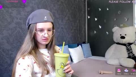 Snapshot of kate_jonson chatting on 02-19-26, 07:37 .Be kind and gentle with me and I will do my best for you. online show from 02-19-26, 07:37