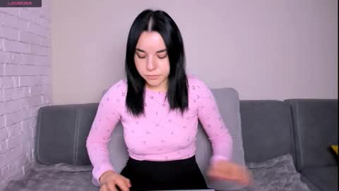 KATE online show from 11-08-25, 05:51