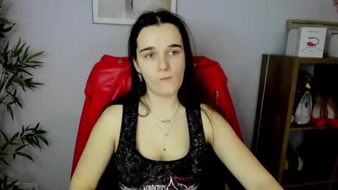 Snapshot of katedesire chatting on 02-23-25, 10:39 Kate online show from 02-23-25, 10:39