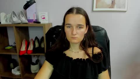 Snapshot of katedesire chatting on 09-21-25, 06:42 Kate online show from 09-21-25, 06:42