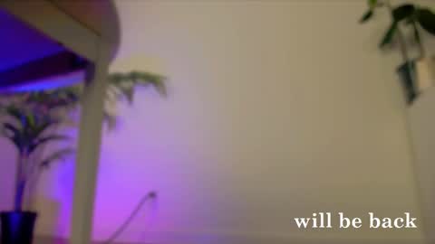 Snapshot of katee_bloss chatting on 10-31-25, 08:32 Nice to meet you online show from 10-31-25, 08:32