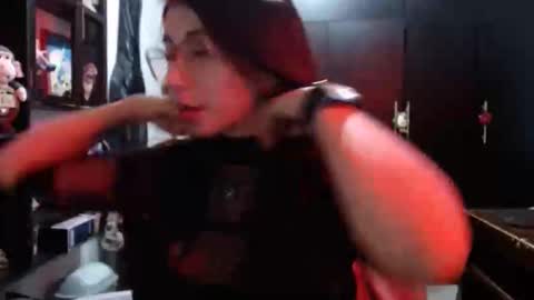 Snapshot of kateeen18 chatting on 12-22-25, 12:18 Kateeen18 online show from 12-22-25, 12:18