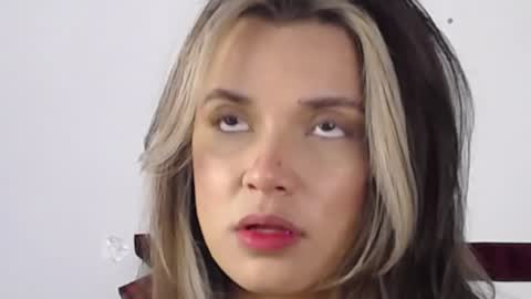 Snapshot of katejolie chatting on 12-21-24, 04:46 Help me with rate thanks online show from 12-21-24, 04:46