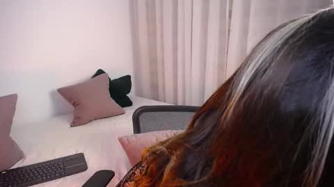 Snapshot of katejolie chatting on 09-12-25, 05:29 Help me with rate thanks online show from 09-12-25, 05:29