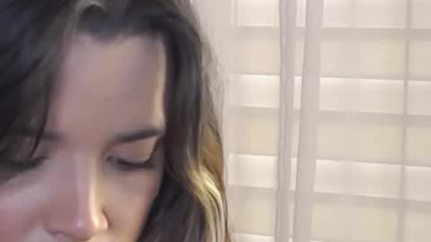 Snapshot of katejolie chatting on 10-07-25, 10:29 Help me with rate thanks online show from 10-07-25, 10:29