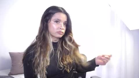 Snapshot of katejolie chatting on 11-20-25, 03:45 Help me with rate thanks online show from 11-20-25, 03:45