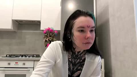 Snapshot of katelynnjenness chatting on 01-13-26, 07:02 Milana online show from 01-13-26, 07:02