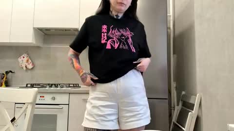 Snapshot of katelynnjenness chatting on 02-03-26, 06:40 Milana online show from 02-03-26, 06:40