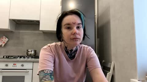 Snapshot of katelynnjenness chatting on 02-17-26, 06:10 Milana online show from 02-17-26, 06:10