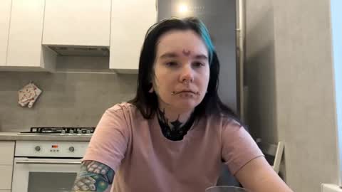 Snapshot of katelynnjenness chatting on 02-20-26, 06:26 Milana online show from 02-20-26, 06:26