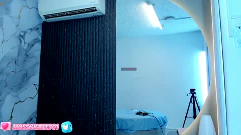 Snapshot of katemoss70 chatting on 01-17-25, 12:10 Im Katherine but call me Kate online show from 01-17-25, 12:10