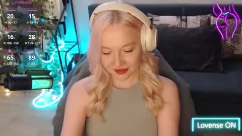 Lisa online show from 11-21-25, 08:40