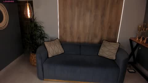 K A T E  online show from 02-13-26, 11:17