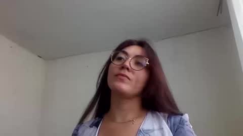 Snapshot of katha_steele_ chatting on 01-11-25, 06:33 catalina online show from 01-11-25, 06:33