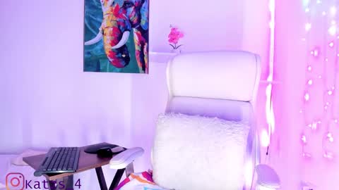 Snapshot of kathe_zanss chatting on 02-10-25, 01:01 KATHE online show from 02-10-25, 01:01