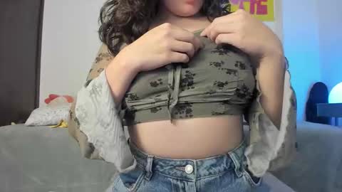 Snapshot of katheerine chatting on 03-03-26, 01:12 Katherine online show from 03-03-26, 01:12