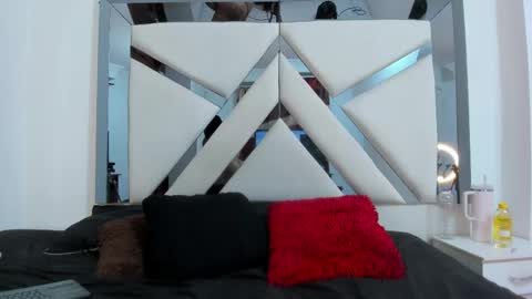 Katherine Foster online show from 04-15-26, 09:37