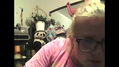 Snapshot of katherinelynn8685 chatting on 05-24-26, 12:59 katherinelynn8685 online show from 05-24-26, 12:59