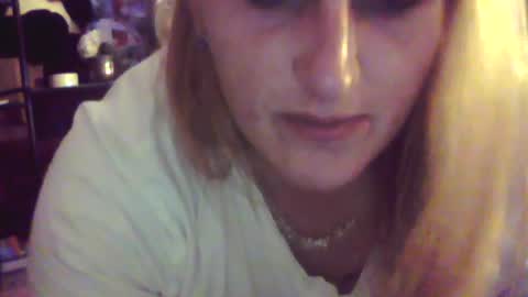 Snapshot of katherinelynn8685 chatting on 06-12-26, 11:46 katherinelynn8685 online show from 06-12-26, 11:46