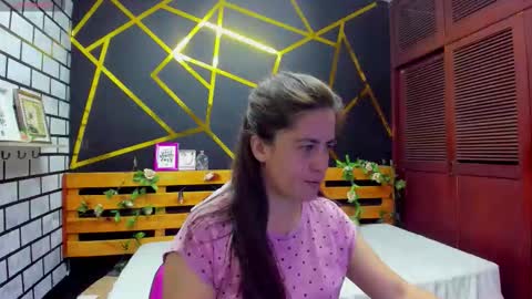 Paola online show from 10-22-25, 01:00