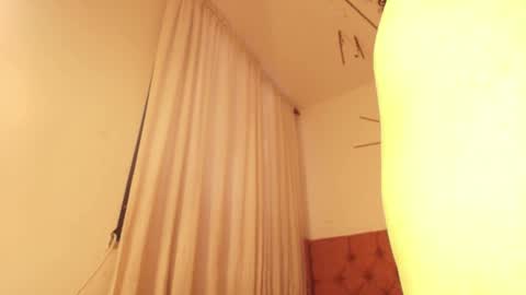 Snapshot of kathleen_brown chatting on 12-18-25, 08:04 Katherine online show from 12-18-25, 08:04