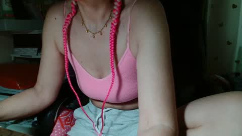 Snapshot of kathleenedwards chatting on 06-22-26, 09:28 Kathleen online show from 06-22-26, 09:28