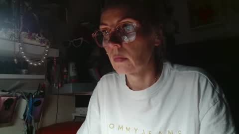 Snapshot of kathleenedwards chatting on 06-28-26, 09:10 Kathleen online show from 06-28-26, 09:10