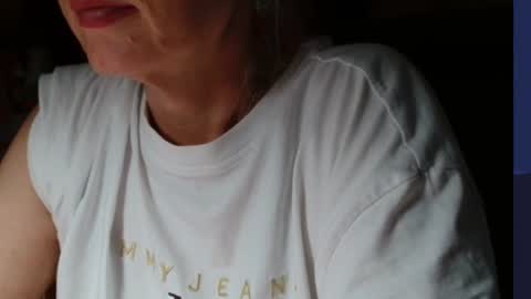 Snapshot of kathleenedwards chatting on 07-15-26, 06:35 Kathleen online show from 07-15-26, 06:35