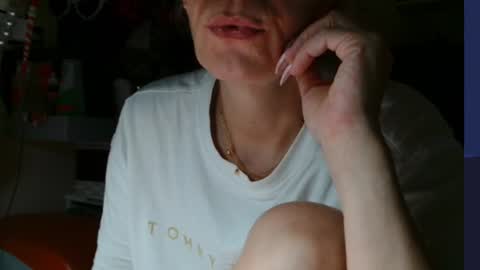 Snapshot of kathleenedwards chatting on 07-17-26, 03:07 Kathleen online show from 07-17-26, 03:07