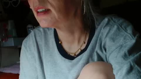 Snapshot of kathleenedwards chatting on 07-24-26, 02:26 Kathleen online show from 07-24-26, 02:26