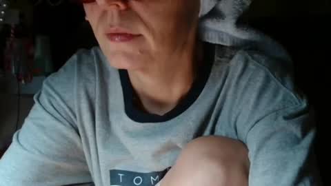 Snapshot of kathleenedwards chatting on 07-25-26, 02:31 Kathleen online show from 07-25-26, 02:31