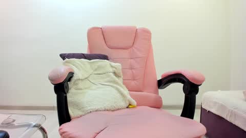 Snapshot of kathy_baby chatting on 01-28-25, 03:46 online show from 01-28-25, 03:46