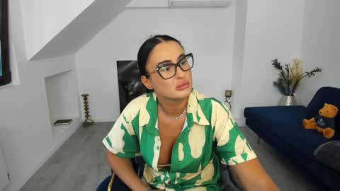 Snapshot of kathy_baby chatting on 09-16-25, 04:13 online show from 09-16-25, 04:13