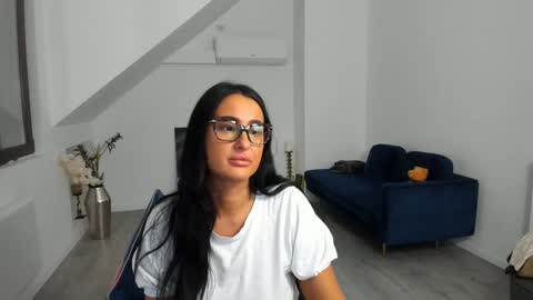Snapshot of kathy_baby chatting on 10-06-25, 04:43 online show from 10-06-25, 04:43