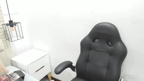 Snapshot of kathy_naughty1 chatting on 12-17-24, 12:00 Khaty online show from 12-17-24, 12:00