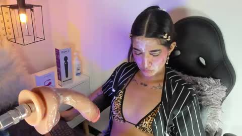 Snapshot of kathy_naughty1 chatting on 02-21-25, 06:04 Khaty online show from 02-21-25, 06:04