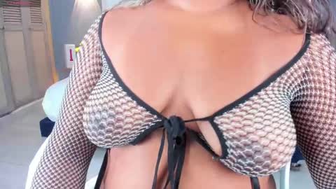 Snapshot of kathymirrow chatting on 02-05-25, 01:47 Kathy online show from 02-05-25, 01:47