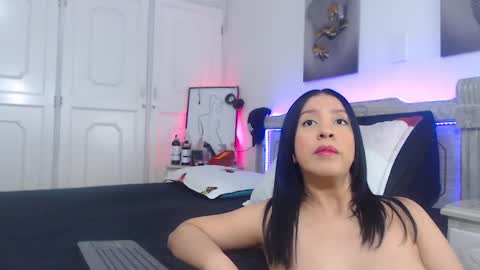 Katiuska online show from 02-15-25, 07:27