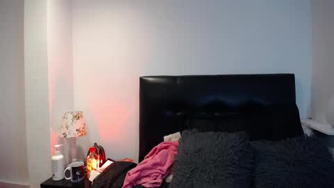 Snapshot of katia_bss chatting on 02-21-25, 02:48 katia_bss online show from 02-21-25, 02:48