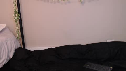 Snapshot of katia_bss chatting on 03-06-25, 02:18 katia_bss online show from 03-06-25, 02:18