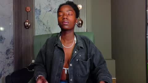 Katia online show from 11-19-25, 12:05