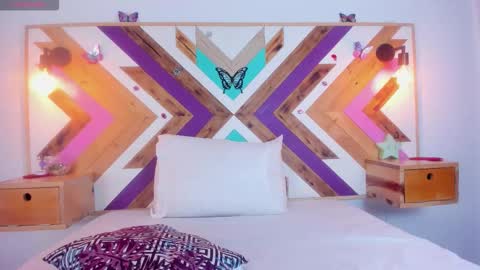 Katia online show from 10-21-25, 07:47