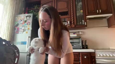 Snapshot of katie________ chatting on 11-24-25, 09:42 Katienext stream online show from 11-24-25, 09:42