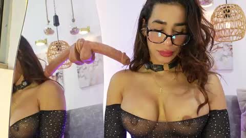 Snapshot of katiecruz_ chatting on 05-15-26, 10:22 Katie online show from 05-15-26, 10:22