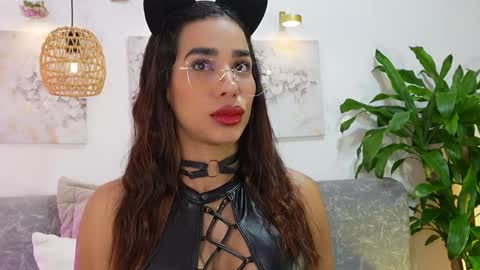 Snapshot of katiecruz_ chatting on 06-02-26, 10:50 Katie online show from 06-02-26, 10:50