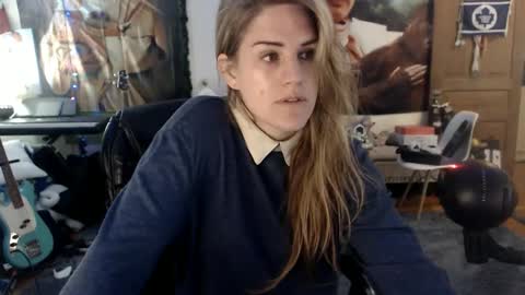 Snapshot of katiecutie_5 chatting on 12-12-24, 05:10 Katie online show from 12-12-24, 05:10