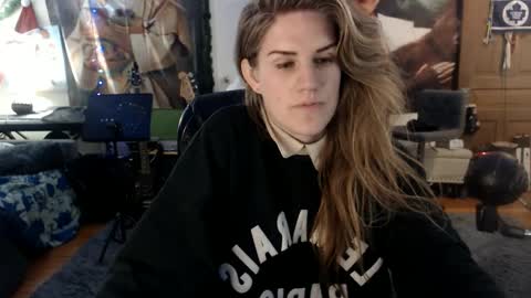 Snapshot of katiecutie_5 chatting on 03-05-25, 04:02 Katie online show from 03-05-25, 04:02